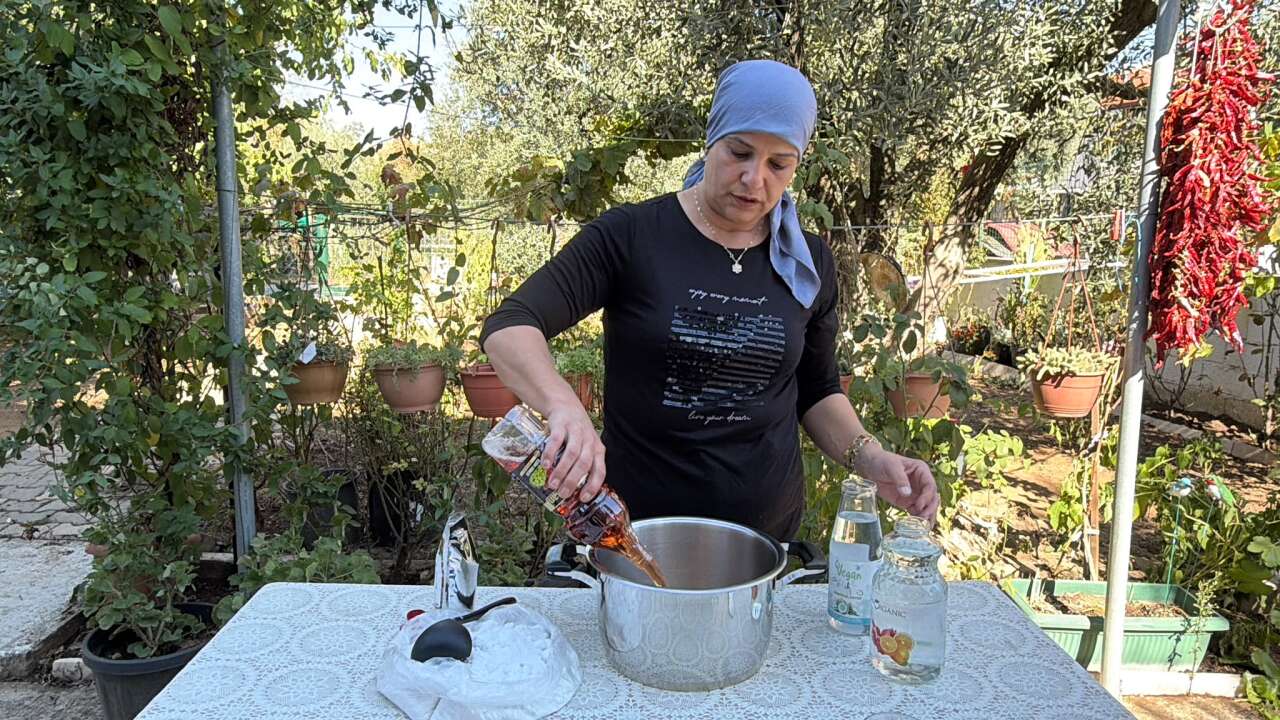 Muğla’da Lezzetli Turşunun Püf Noktalarını Elif Başoğul Anlattı 6